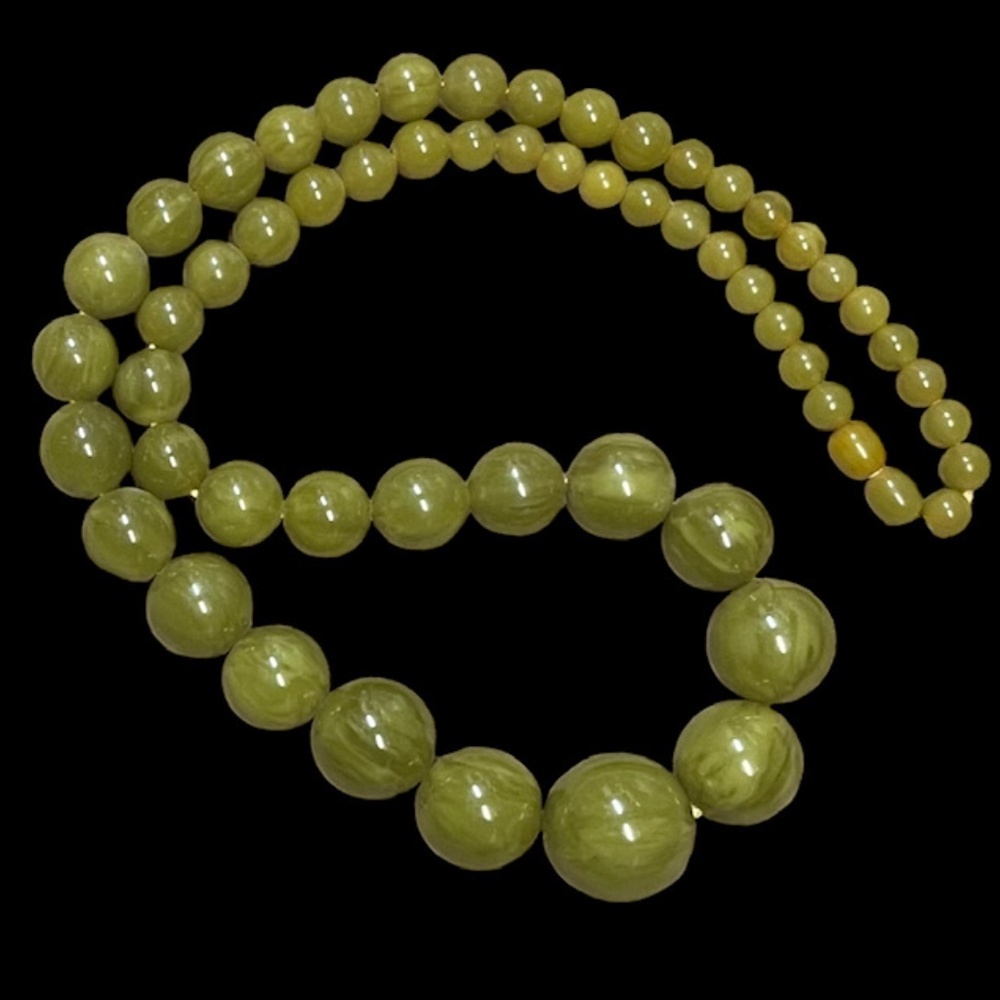 Vintage Green marbled graduated bead ball necklace - Picture 2 of 7